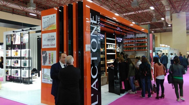 magaza_vitrin_calismalari_02_captone_parfum