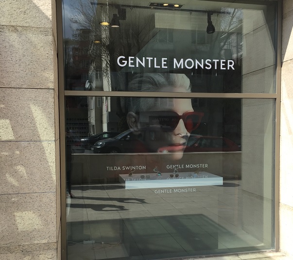 magaza_vitrin_calismalari_03_gentle_monste