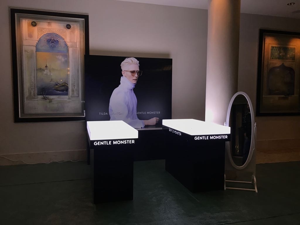 magaza_vitrin_calismalari_05_gentle_monster_dekoru