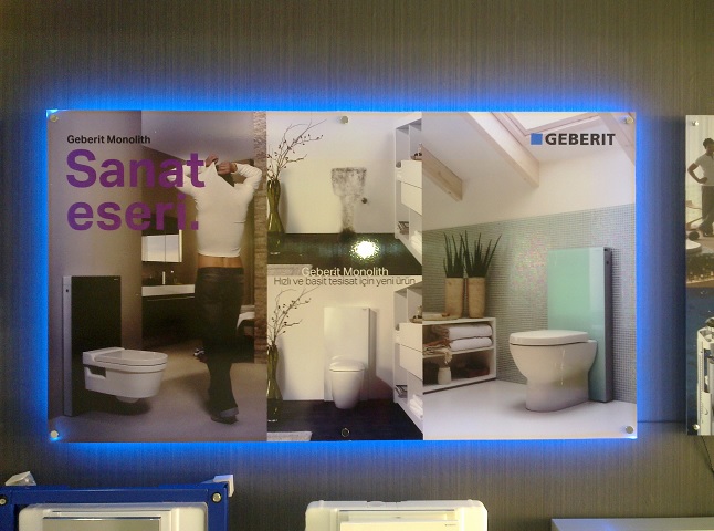 pleksi_ic_mekan_calismalari_04_led_isikli_pleksiglas_pano