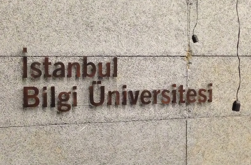 pleksi_ic_mekan_calismalari_06_istanbul_bilgi_universitesi_pleksiglas_calismasi