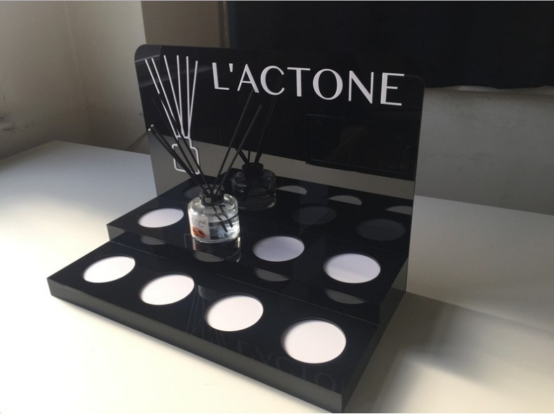 pleksi_kozmetik_standi_02