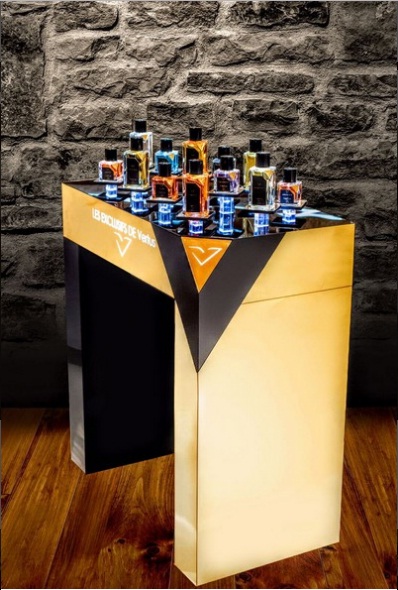 pleksi_kozmetik_standi_03