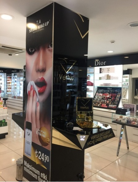 pleksi_kozmetik_standi_04