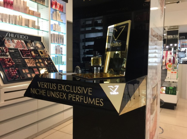 pleksi_kozmetik_standi_06