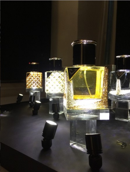 pleksi_kozmetik_standi_12