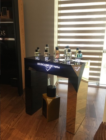 pleksi_kozmetik_standi_13