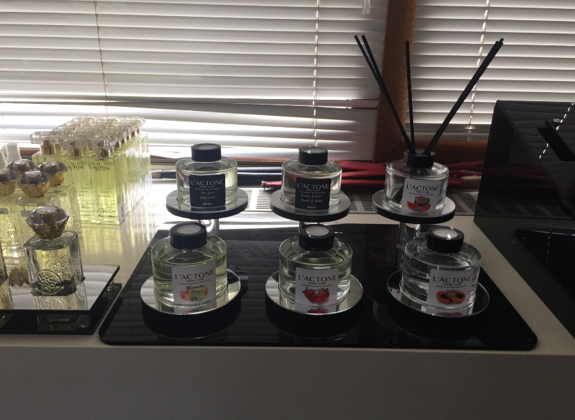 pleksi_kozmetik_standi_16