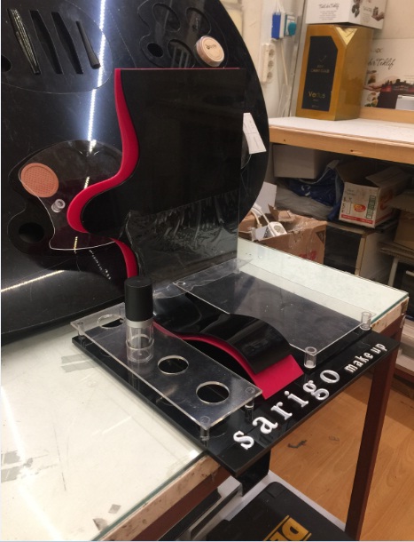 pleksi_kozmetik_standi_17