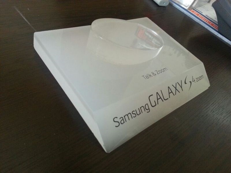 pleksi_telefon_standi_01_samsung_urun_teshir