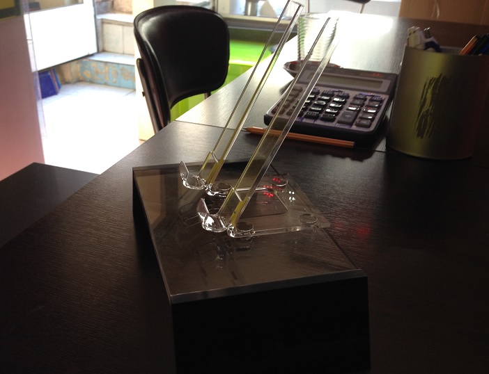 pleksi_telefon_standi_02_tekli_telefon_stand