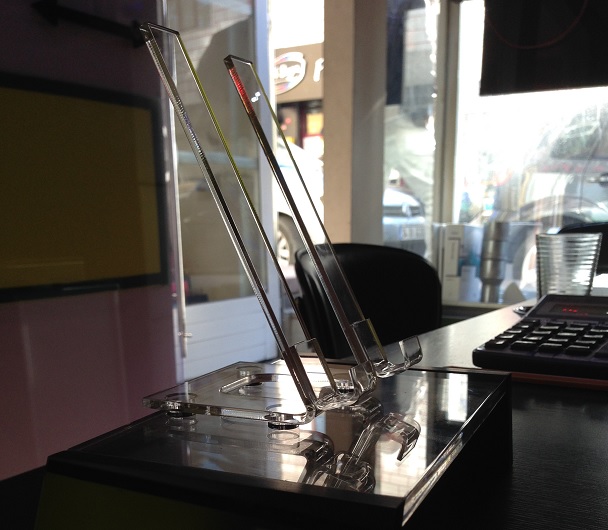 pleksi_telefon_standi_03_lazer_kesim