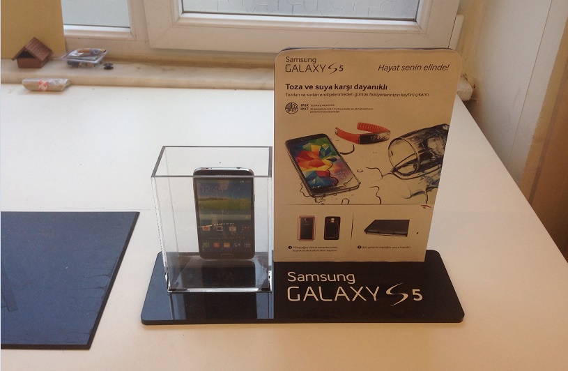 pleksi_telefon_standi_09_cep_telefonu