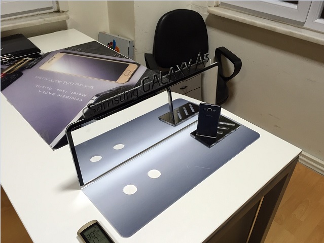 pleksi_telefon_standi_12_pleksiglas_lazer_kesim