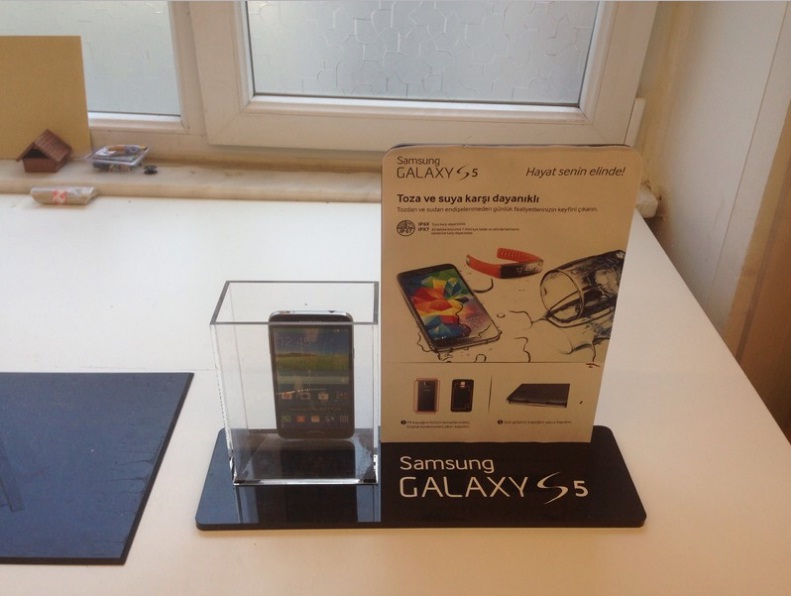 pleksi_urun_teshir_standlari_04