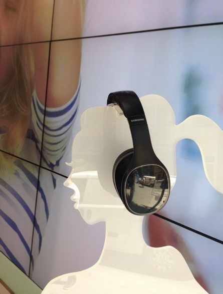 pleksi_urun_teshir_standlari_08