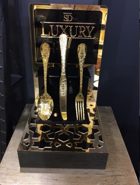 pleksi_urun_teshir_standlari_11