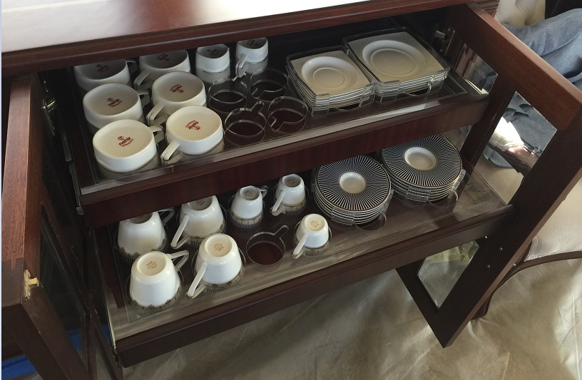 pleksi_yat_ve_tekne_calismalari_09_pleksiglas_bolmeli_bardalik