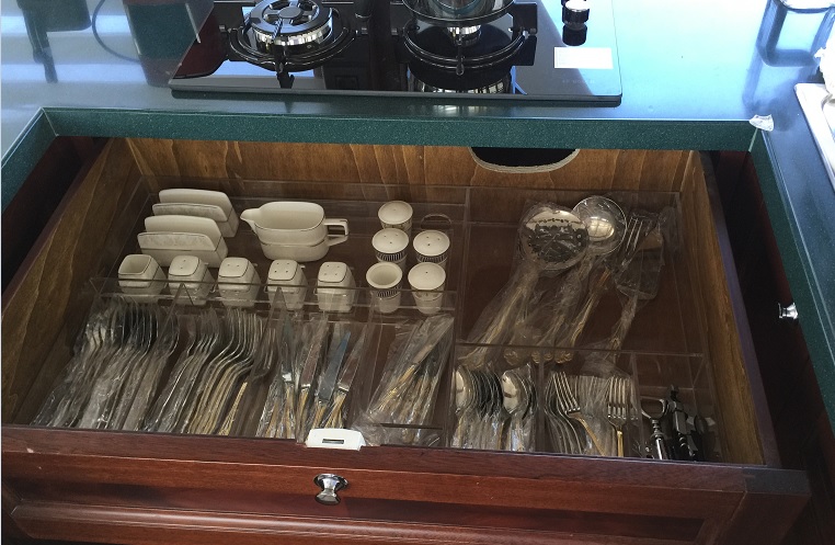 pleksi_yat_ve_tekne_calismalari_10_pleksiglas_sofra_takimi