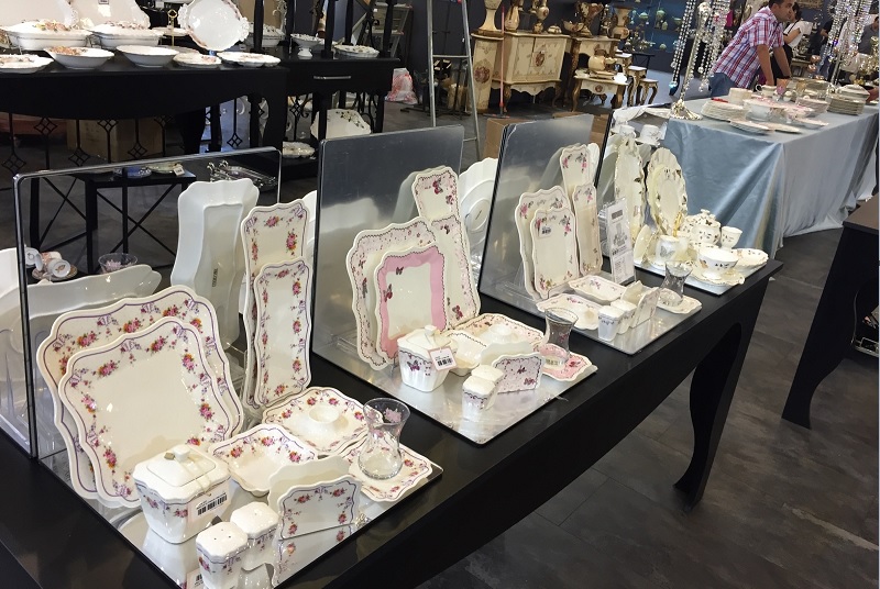 pleksi_zuccaciye_standlari_13_10_mm_pleksiglas_tabak_standi